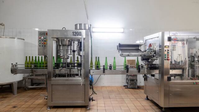 instalaciones de bodega Herederos Antonio Lago